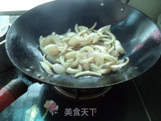 Stir-fried Shredded Pork with Onion recipe