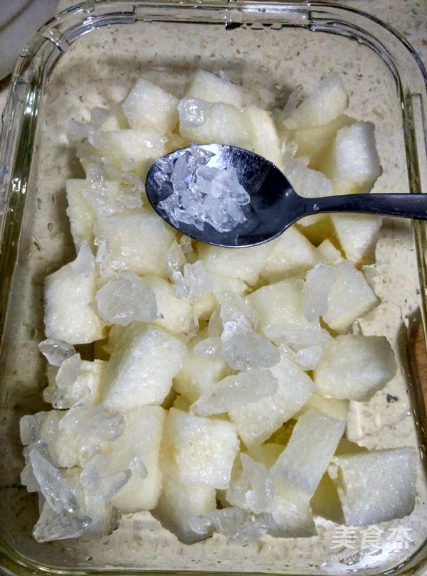 Steamed Sydney Pear with Rock Sugar and Wolfberry recipe