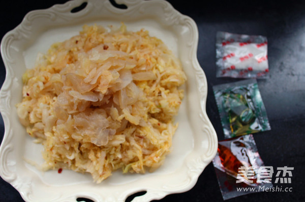 Jellyfish Head Mixed with Cabbage recipe