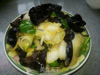 Stir-fried Cabbage with Fungus recipe