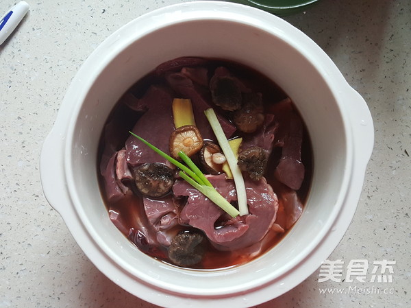 Stewed Pig Heart with Red Dates and Longan recipe