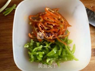 Stir-fried Shredded Pork with Hot Pepper and White Radish recipe