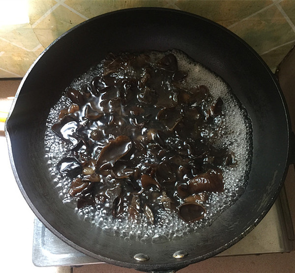 Cucumber Mixed with Black Fungus recipe