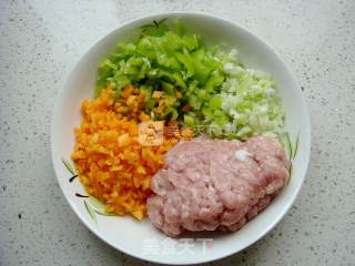 #aca婚纱明星大赛# Roasted Pork Roll with Green Pepper recipe