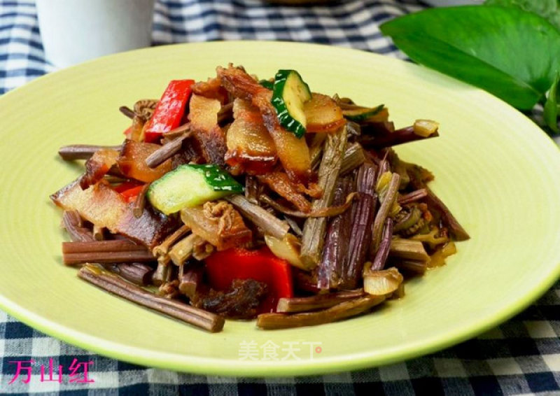 Stir-fried Bracken with Bacon recipe