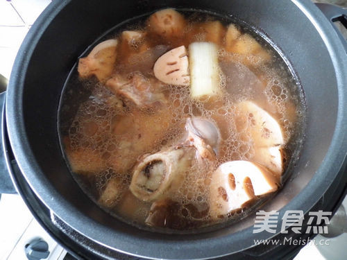 Lotus Root Bone Soup recipe
