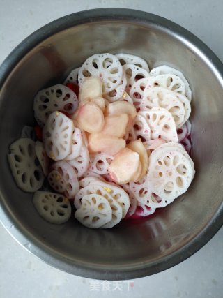 Hot and Sour Rouge Lotus Root Slices recipe