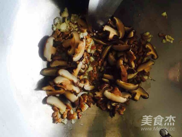 Glutinous Rice with Shiitake Mushrooms recipe