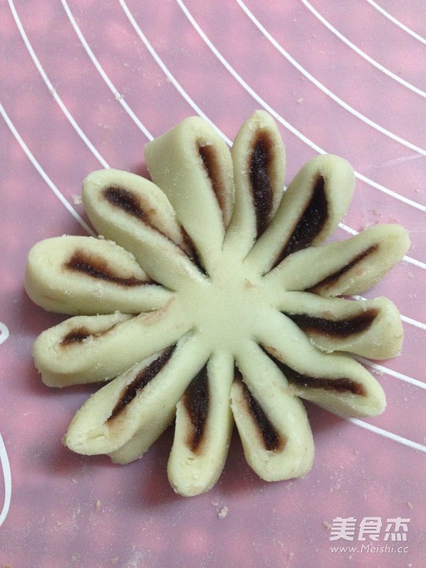 Bean Paste Chrysanthemum Crisp recipe