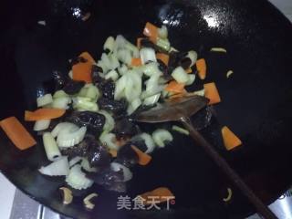 Stir-fried Fungus with Carrots and Celery recipe
