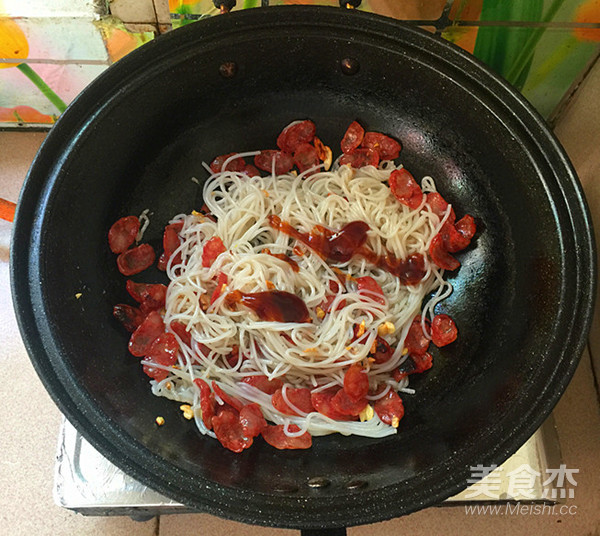 Cantonese Sausage Stir-fried Rice Noodles recipe