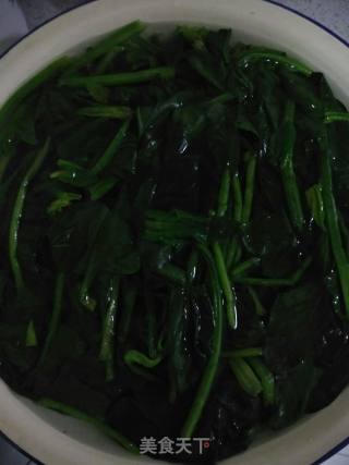 Stir-fried Sweet Potato Powder with Spinach recipe