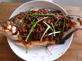 Steamed Bream with Black Bean Spicy Sauce recipe