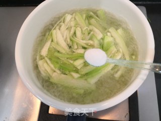 Protein Loofah and Wolfberry Soup recipe