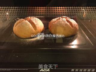 Zero-based Baking Xiaobai Can Also Make Brown Sugar Pecan Fruit Soft European Buns that are Crispy on The Outside and Soft on The Inside. recipe