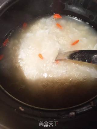 Congee with Scallop, Millet, Tremella and Wolfberry recipe