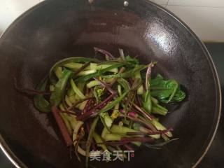 Stir-fried Red Cabbage Moss recipe