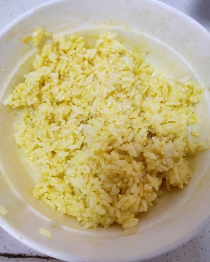 Fried Rice with Egg Yolk recipe