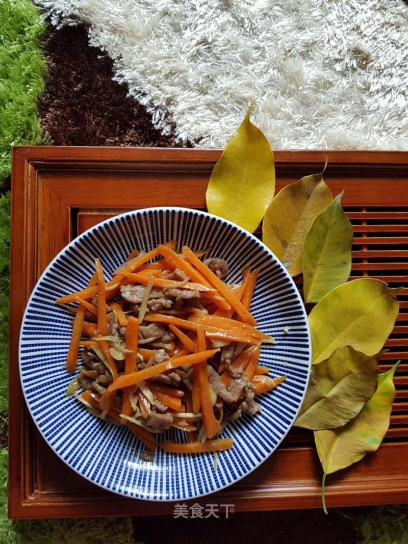 Stir-fried Shredded Beef with Carrots