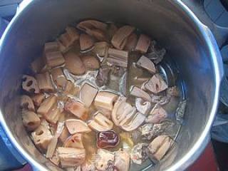 Stewed Beef Cartilage with Lotus Root recipe