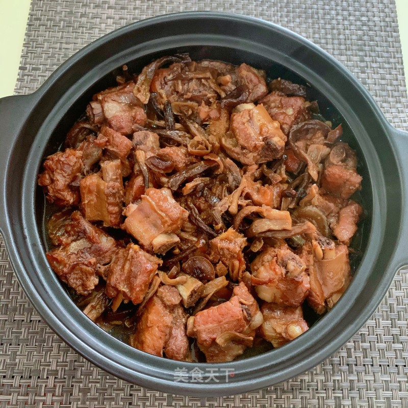 Braised Pork Ribs with Antler Mushroom recipe