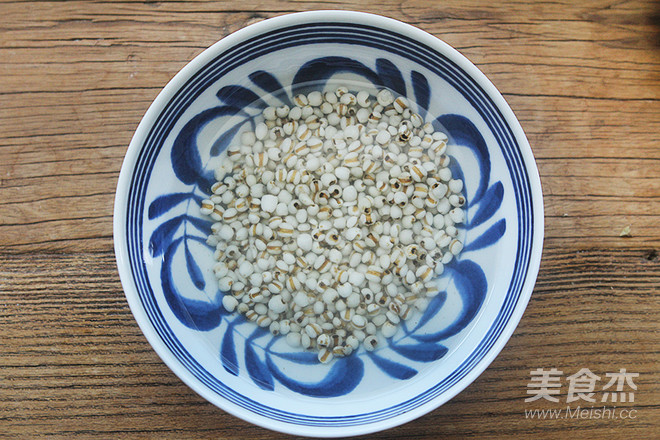 Sweet Soup with Papaya, Barley, Red Dates recipe