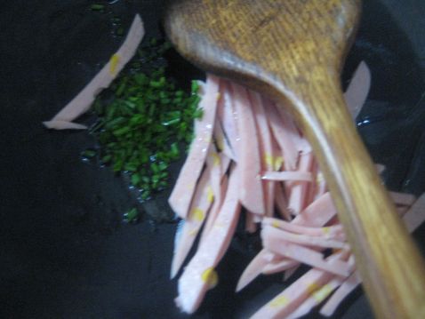 Tossed Noodles with Corn Sausage and Lettuce Leaves recipe