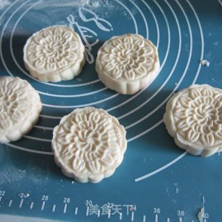 Peanut Bean Paste Mooncake recipe