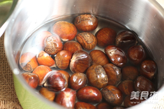 Chestnut Soup for Invigorating The Spleen and Kidney recipe
