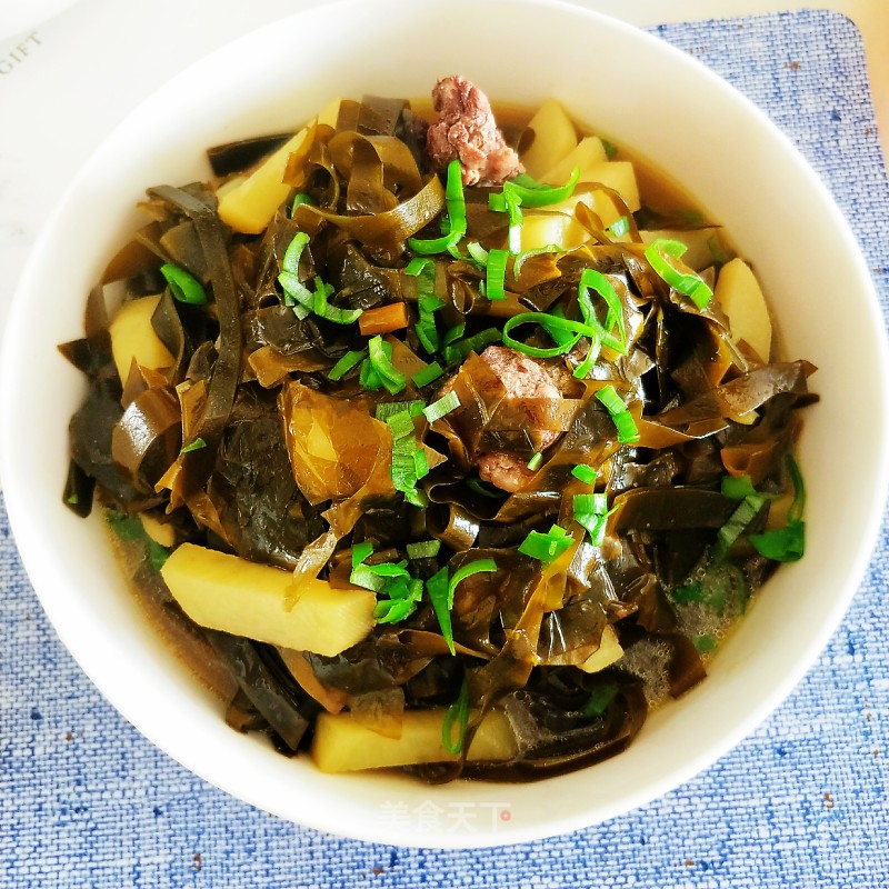 Stewed Potatoes with Kelp Ribs recipe