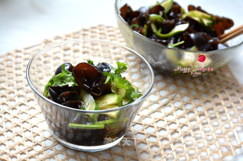 【beijing】chilled Fungus and Cucumber Slices recipe