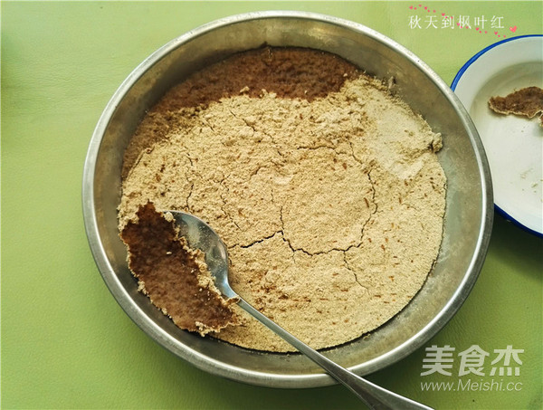 Childhood Memories-mung Bean Cake with Sesame Oil and Bean Paste recipe