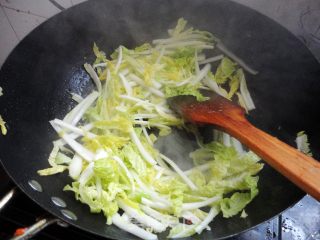 Simple and Quick Delicious Stir-fry -------stir-fried Cabbage with Mochi recipe