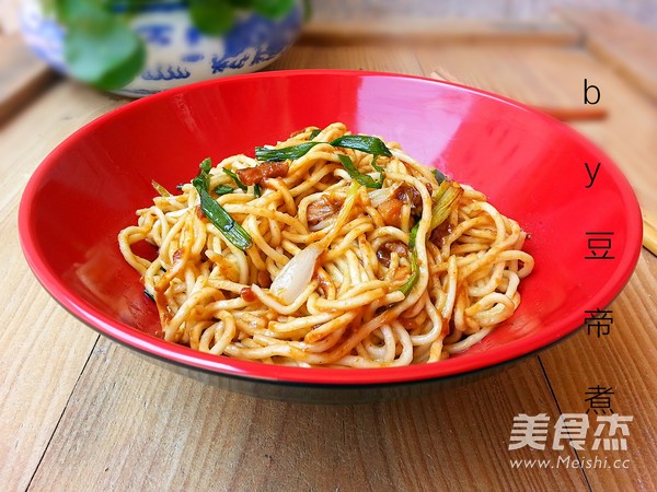 Noodles with Mushroom Meat Sauce recipe