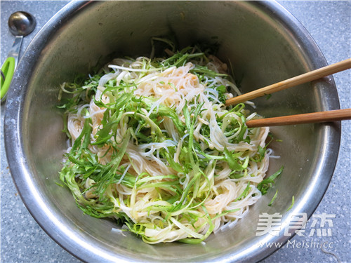 Cold Bitter Chrysanthemum Flammulina recipe