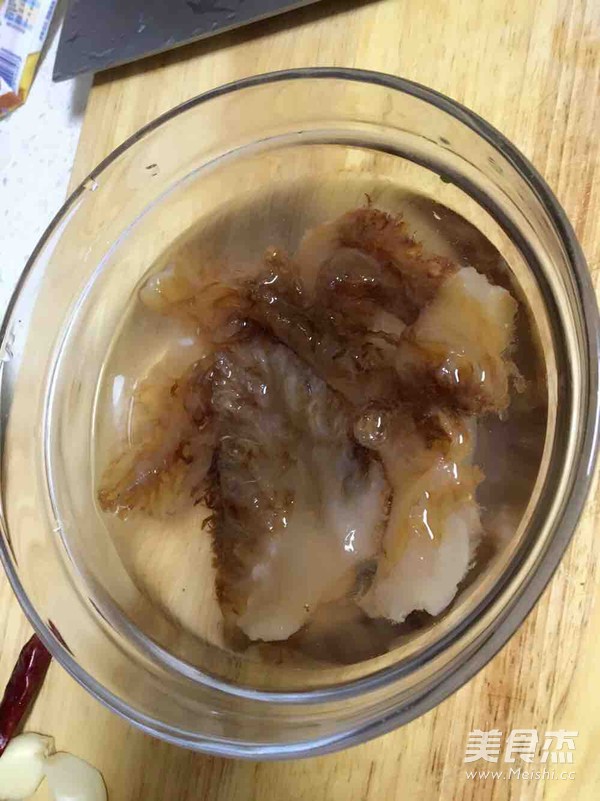 Stir-fried Jellyfish Head with Cabbage recipe