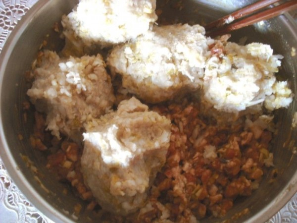 Northeast Sauerkraut Stuffed Buns recipe