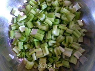 Stir-fried Pork with Celery and Potatoes recipe