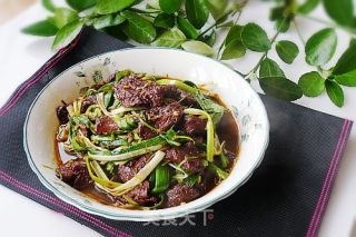Stir-fried Duck Blood with Green Garlic recipe