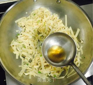 Stir-fried Chives with Tofu Skin recipe