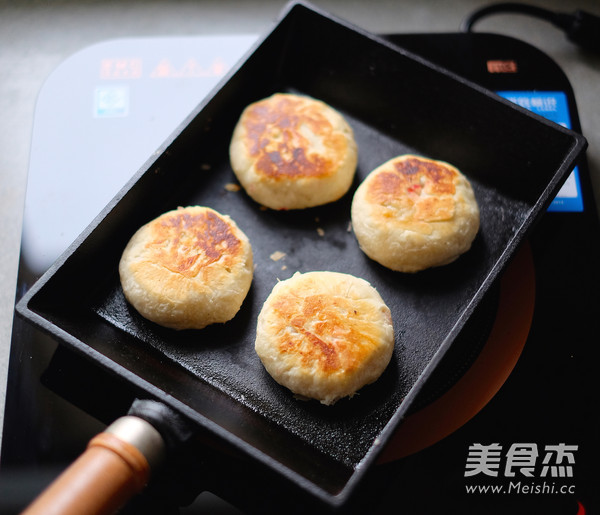 Pan Version Mustard Fresh Meat Mooncakes recipe