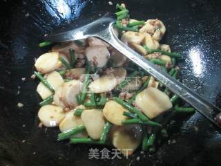 Stir-fried Rice Cakes with Minced Meat and Beans recipe