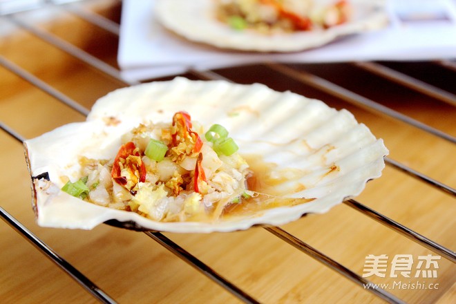 Grilled Scallops with Garlic recipe