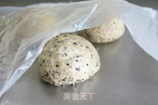 #aca烤明星大赛#black Sesame Toast (medium Species) recipe