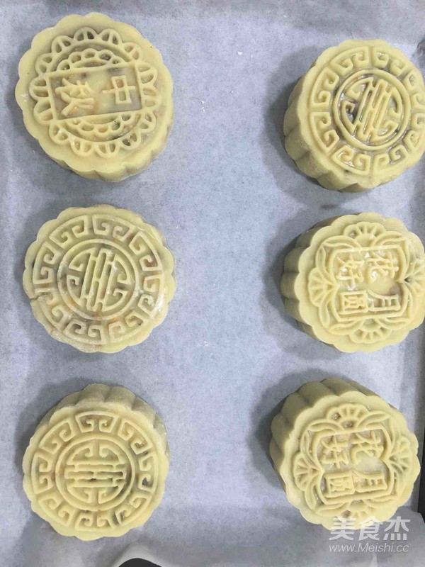 Cantonese Wuren Mooncake recipe