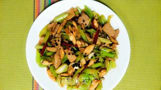 Stir-fried Celery with Spicy Pork Slices! recipe
