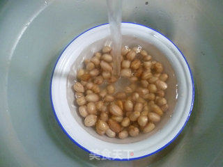 Peanuts, Lotus Seeds and Trotters Soup recipe