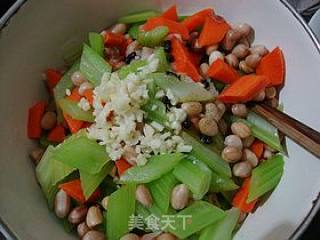 Refreshing Small Cold Dish------[cold Peanut and Celery] recipe
