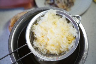 Jellyfish Mixed with Fresh White Fungus recipe