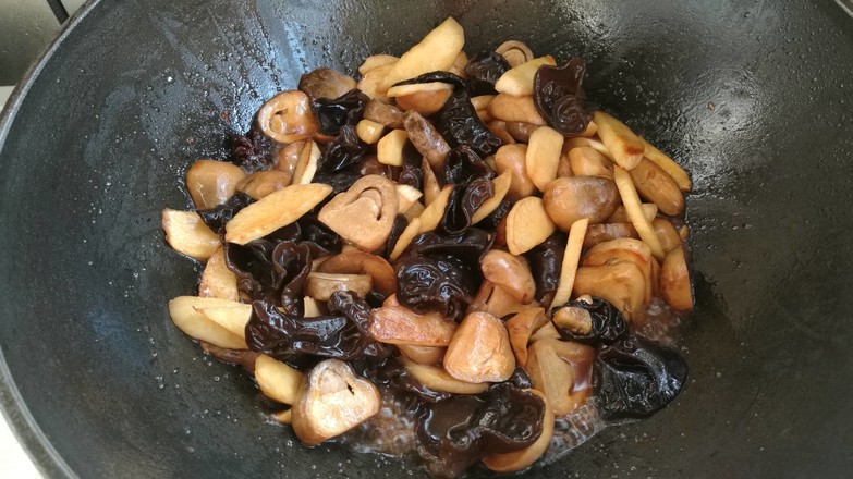 Simmered Straw Mushroom and Rice White recipe